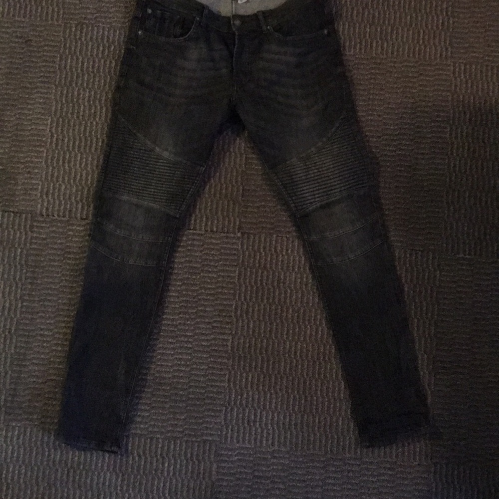 Divided H&M Men’s black skinny jeans 34x32